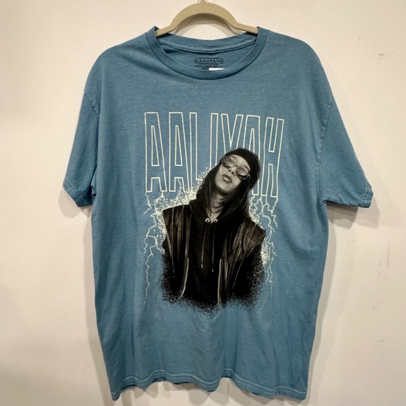Aaliyah B&W Photo Tribute Adult Tee T Shirt Sz Medium M Official Brand HTF NEW - Picture 5 of 7